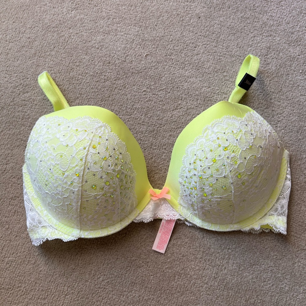 New Victoria Secret bra